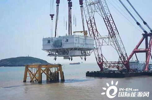中国能建浙江火电承建象山1号风电海上升压站整体就位