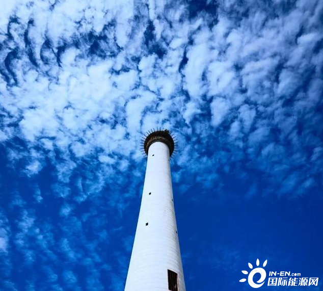 华能古雷热电厂烟囱外筒顺利结顶