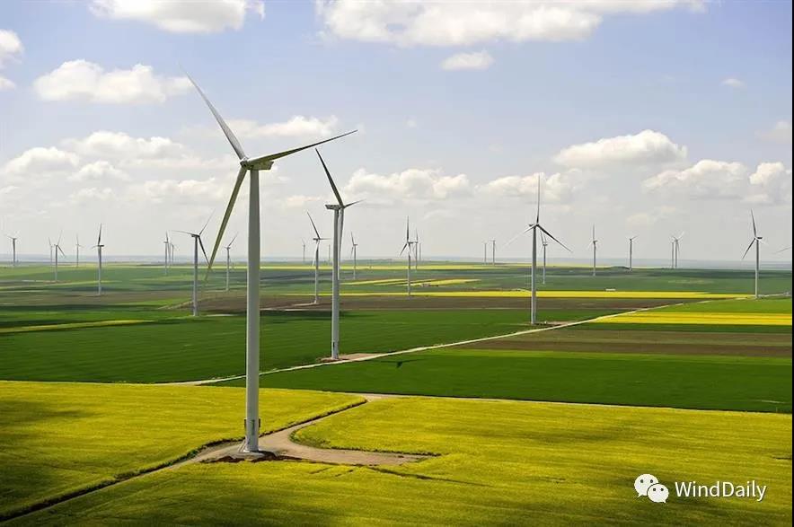内蒙古公司锡盟新能源公司50万千瓦风电项目圆满完成全部<em>风机</em>吊装