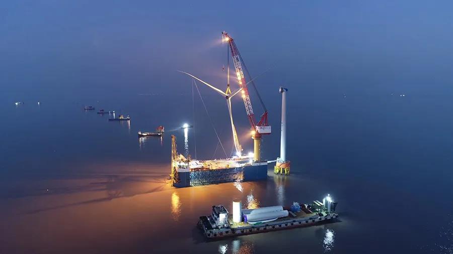 运达股份参建的浙江省首个港口分散式风力发电项目首台