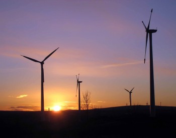 新能源和<em>可再生能源发电</em>装机达4.3GW！山东济南发布推进新型工业化加快建设工业强市三年行动计划（2023-2025年）