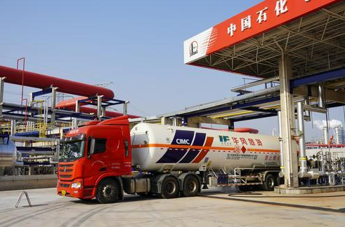 中国石化油罐车照片图片