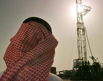 沙特通讯社：利雅得将石油日产量减少100<em>万桶</em>的措施延长至3月底