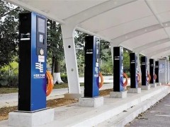 沃尔沃汽车在美国<em>星巴克</em>门店开放公共电车充电桩，共50个