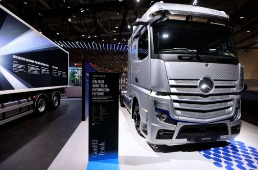 <em>戴姆勒</em>卡车与阿布扎比合作为欧洲供应液态绿氢