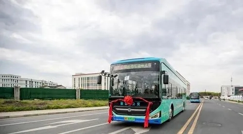 山西太原首条氢能公交示范线开通运行