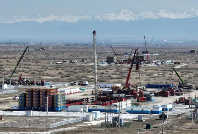 新疆吉慶油田頁巖油日產達2800噸創歷史記錄！