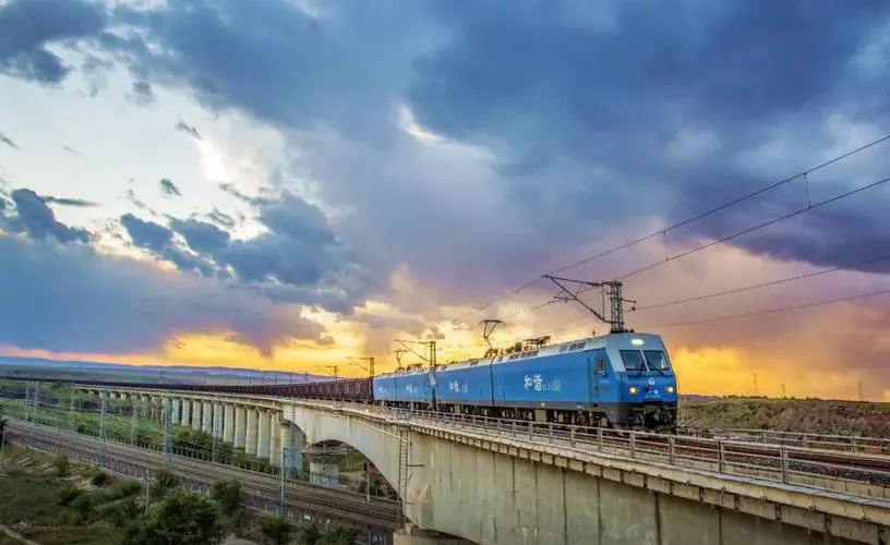 “蒙煤外运”增铁路专用线，太铁加速完善能源运输结构