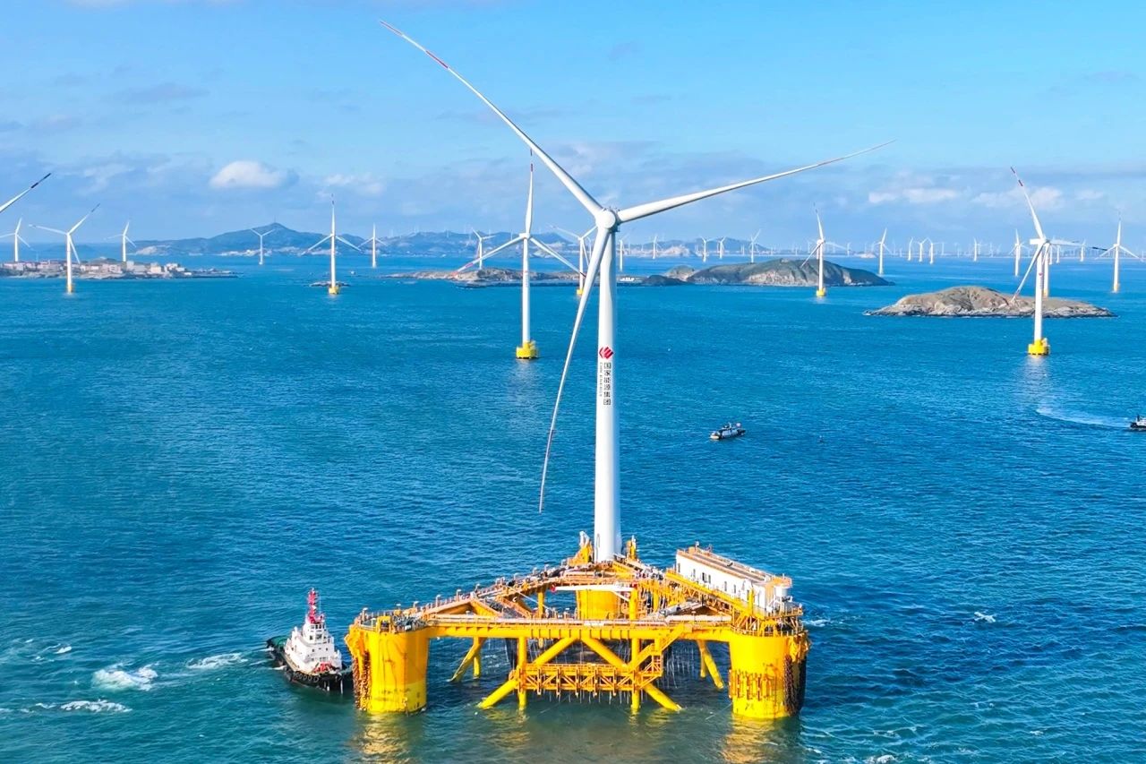 国家能源集团风渔融合浮式平台“国能共享号”投产发电