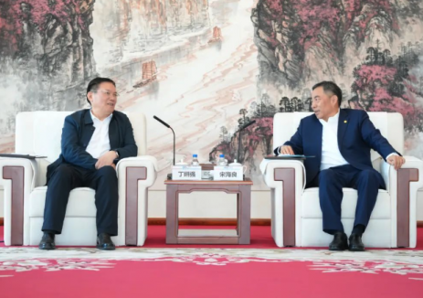 中国能建宋海良与新疆生产建设兵团第一师阿拉尔市党委书记、政委丁