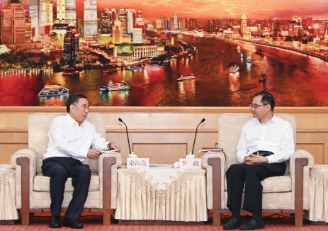 宋海良与上海市委常委、浦东新区区委书记李政、区长吴金城会谈并见