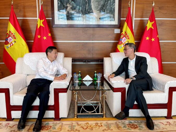 罗必雄拜会中国驻西班牙大使姚敬