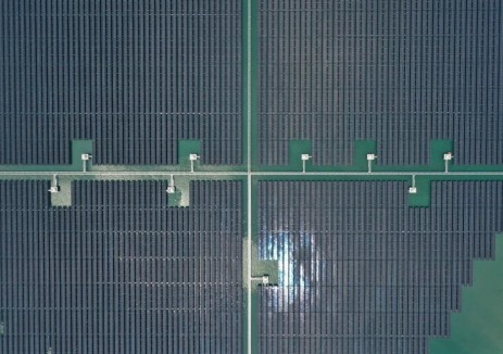 三峡集团福建东山杏陈180兆瓦海上光伏电站年发电3亿度
