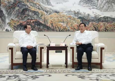 江毅与湖北省委书记王忠林举行会谈