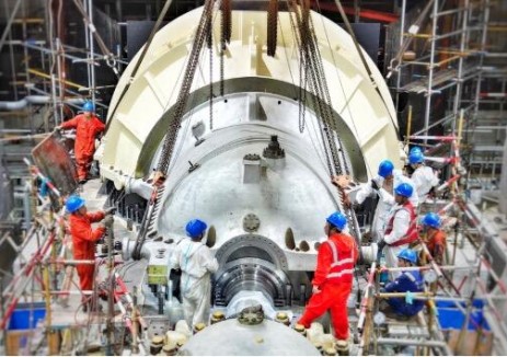 中國能建安徽電建二公司承建的廣東揭陽<em>燃機項目</em>2號機組汽輪機扣缸完成