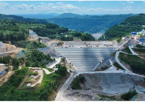 云阳建全抽水蓄能电站上水库大坝填筑全面到顶