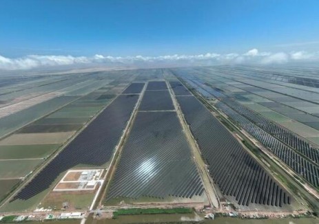 中国能建广西院总承包江苏盐城市灌东盐场渔光互补<em>光伏发电</em>项目并网