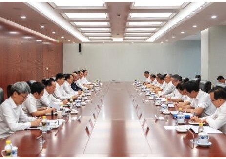 邹磊会见中国煤炭地质总局党委书记贾春曲