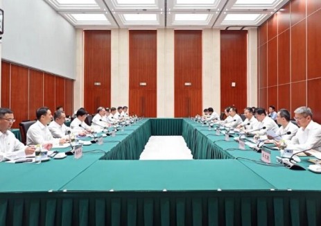 倪真与国家能源集团党组书记、董事长邹磊会谈