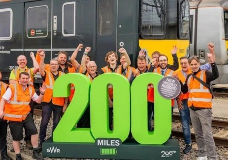 英国电动列车创下320公里行程世界新纪录