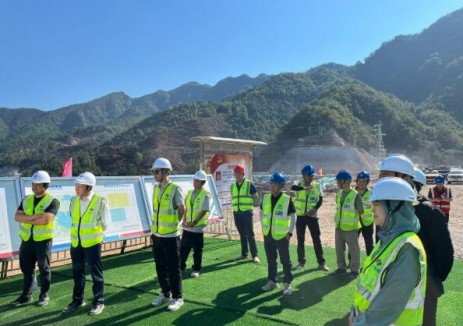 <em>湖南</em>辰溪抽水蓄能電站順利通過下水庫工程截流驗(yàn)收