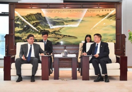 杨长利会见巴西皮奥伊州州长拉斐尔·塔日拉·丰特莱斯