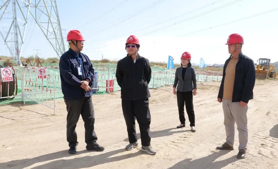白文光到乌拉山500千伏输变电工程项目部慰问指导工作