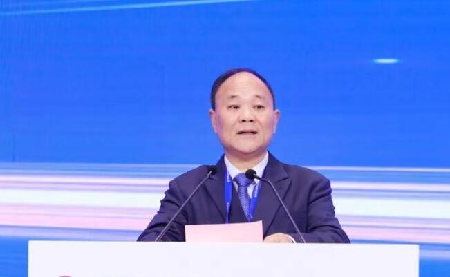 李书福：全域AI 天地一体 持续推动智能网联汽车进阶发展