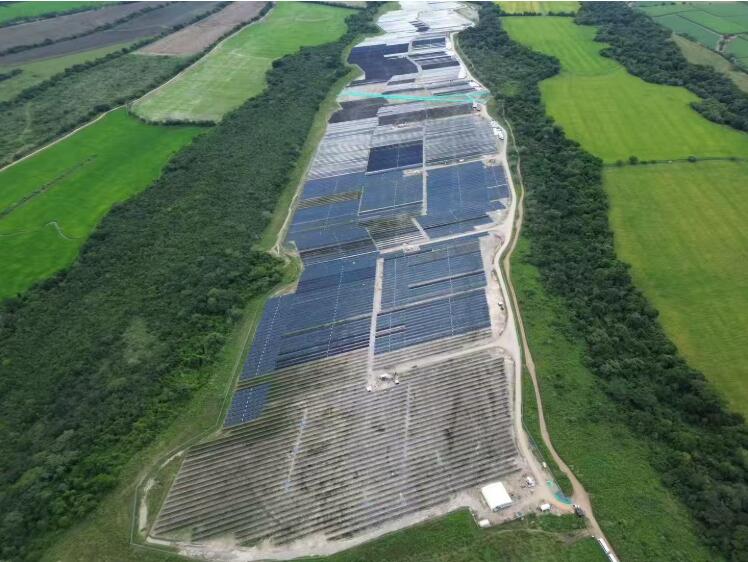 哥伦比亚在建最大光伏项目实现首批并网发电