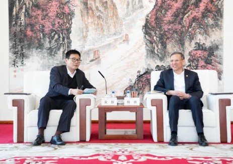 倪真与上海电气党委书记、董事长吴磊会谈