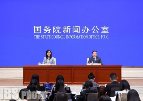 綠色轉(zhuǎn)型催生新增長點！國家統(tǒng)計局副局長就2026年一季度國民經(jīng)濟(jì)運行情況答記者問