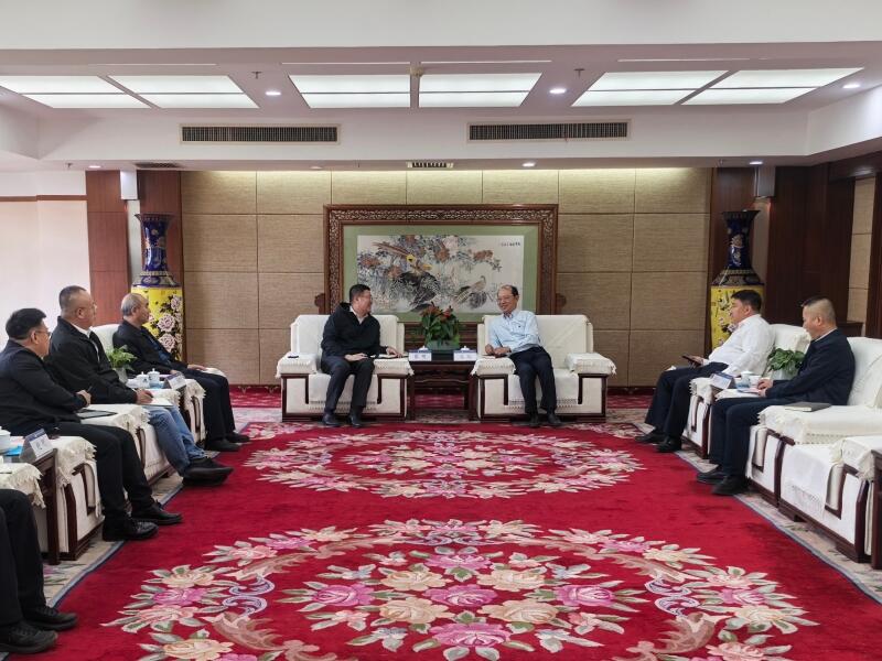 中国能建东电一公司党委副书记、总经理张明与华能新疆能源开发有限公司座谈交流