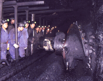 陕西省<em>煤矿采煤机</em>械化程度达到90%以上