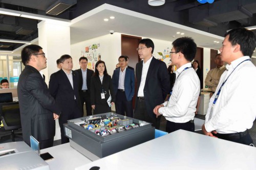 招商局集团总经理李晓鹏一行调研联合光伏