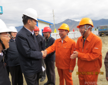 努尔·白克力调研中国电建援藏项目