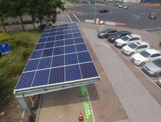 电动汽车“太阳能充电桩” 在上海江湾五角场亮相