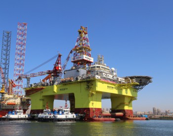 中国海油“海洋石油982”在大连成功出坞下水