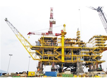 高栏港首个万吨级<em>采气平台</em>建造完成 海上采集天然气供香港