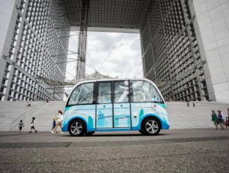 法国Navya在<em>巴黎</em>测试无人驾驶巴士 拟在美国销售