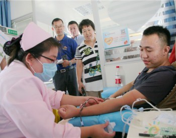 44人爱心接力,<em>献血</em>14800毫升为生命加油