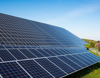 国际能源署：中国引领全球太阳能增长 60%<em>电池板</em>产自中国