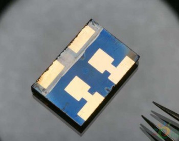 瑞士科学家研发出稳定太阳能<em>电池板</em>的新技术