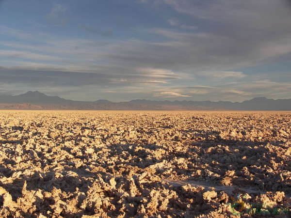1024px-Sonnenuntergang_im_Salar_de_Atacama