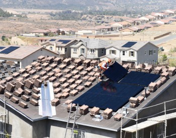 <em>美国加州</em>：强制要求2020年后新房必须安装太阳能