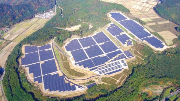 Japan_21.1MW_solar_PV_power_plant_Hagi_City_Image_Kyocera