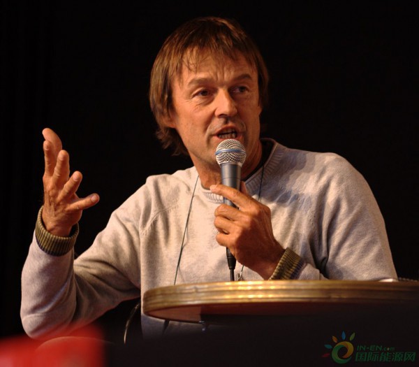 Nicolas_Hulot_-_Huma_2008_6415_cropped