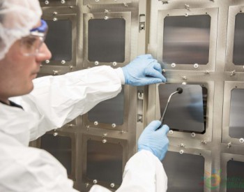 牛津光伏的钙钛矿/硅串联电池27.3％的转换效率打破世界纪录