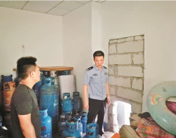 深圳龙华：店<em>铺设</em>暗阁储存64瓶石油气   责任人被行政拘留