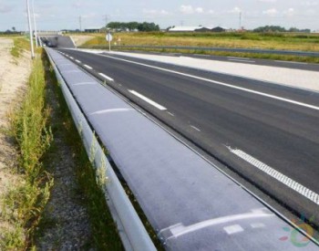 世界首次!<em>汉能薄膜</em>柔性光伏组件登上荷兰公路防撞