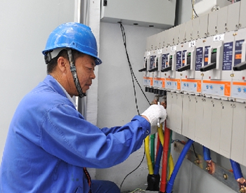 北京<em>“煤改电”</em> 配套电网工程完工八成 电采暖用户将超125万户